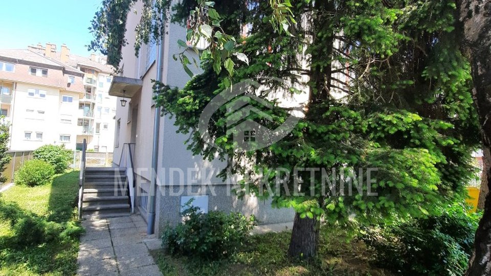 House, 472 m2, For Sale, Varaždin - Centar