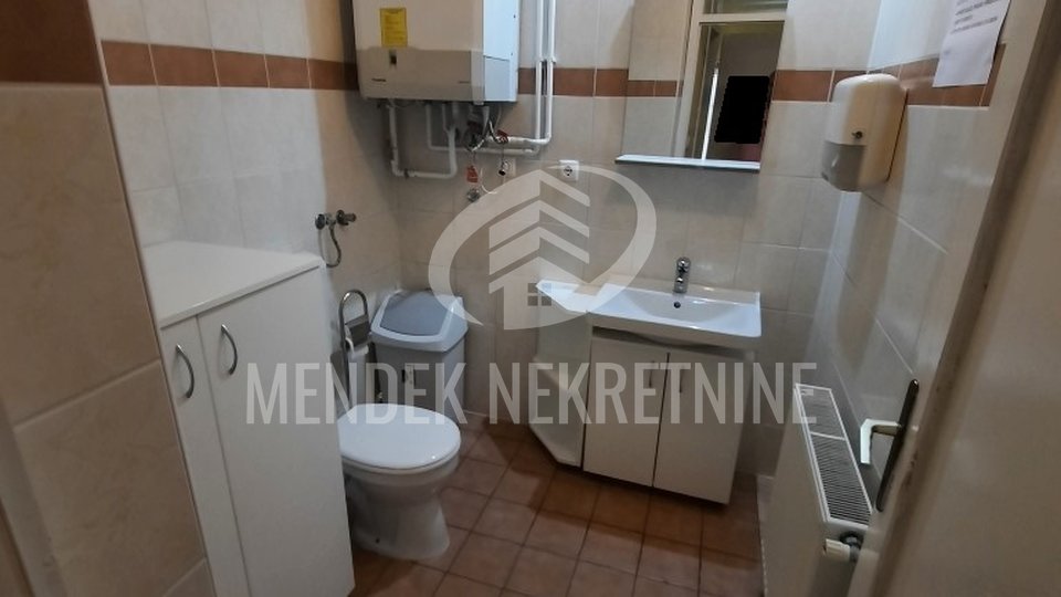 Commercial Property, 171 m2, For Rent, Varaždin - Centar