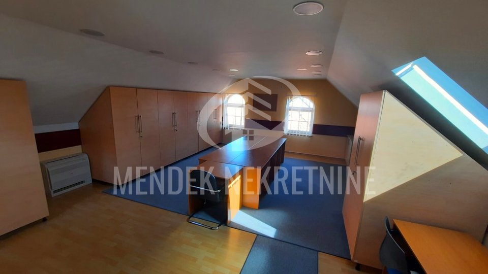 Commercial Property, 171 m2, For Rent, Varaždin - Centar