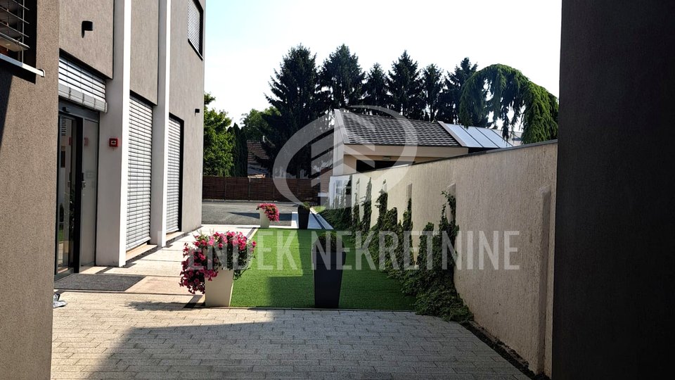 Commercial Property, 96 m2, For Rent, Varaždin - Centar