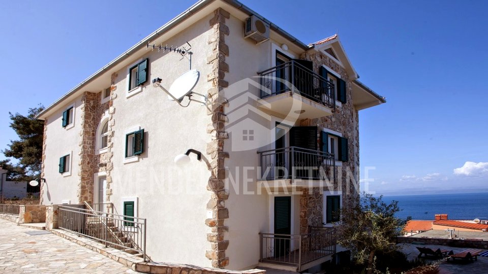 VILLA WITH 7 APARTMENTS AND POOL ON THE ISLAND OF SOLTA - CROATIA