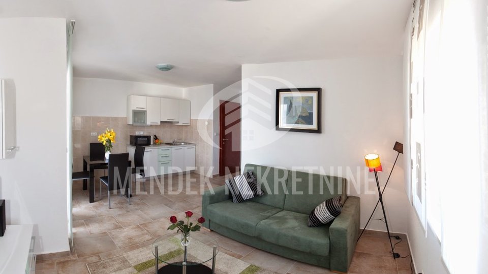 VILLA WITH 7 APARTMENTS AND POOL ON THE ISLAND OF SOLTA - CROATIA