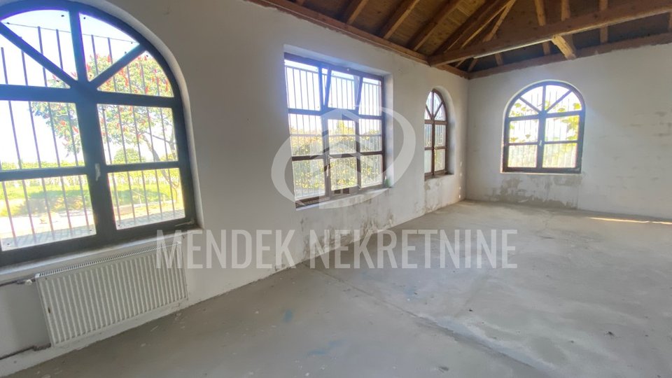 House, 560 m2, For Sale, Železna Gora