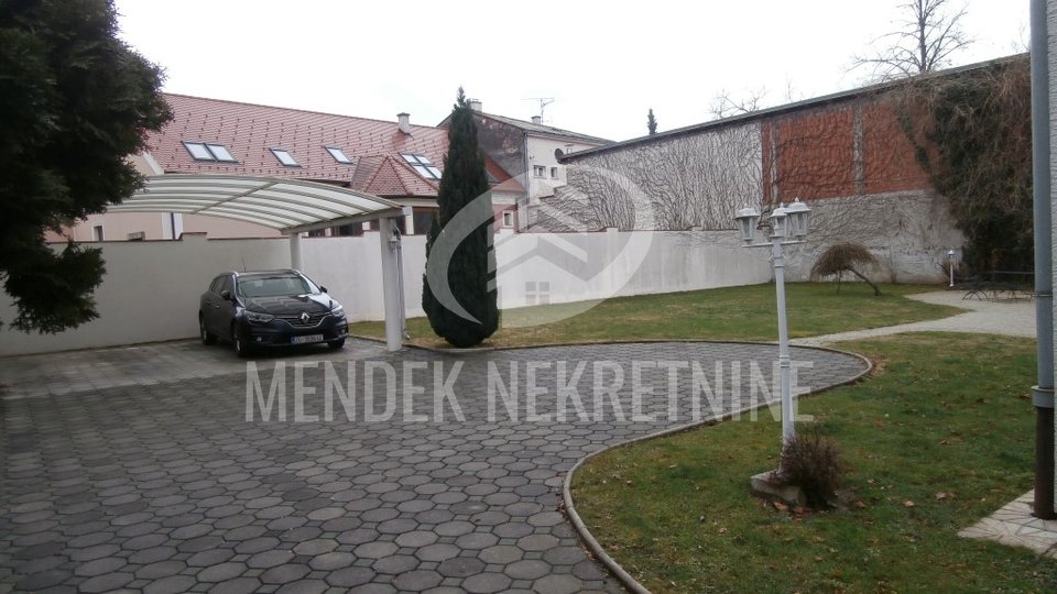 House, 350 m2, For Sale, Varaždin - Centar