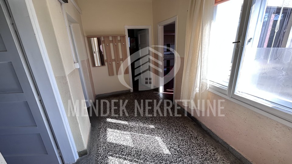 KUĆA 153 m2 + dvorišne zgrade, Varaždin, Hallers, najam