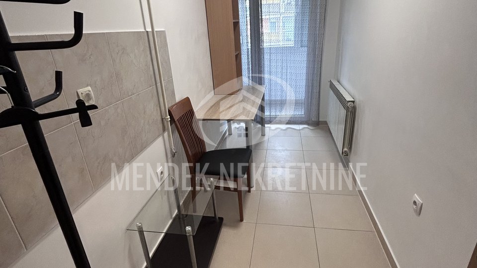 Commercial Property, 10 m2, For Rent, Varaždin - Centar