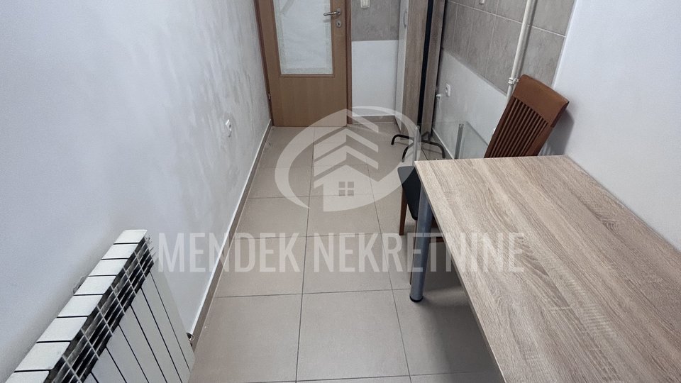 Commercial Property, 10 m2, For Rent, Varaždin - Centar