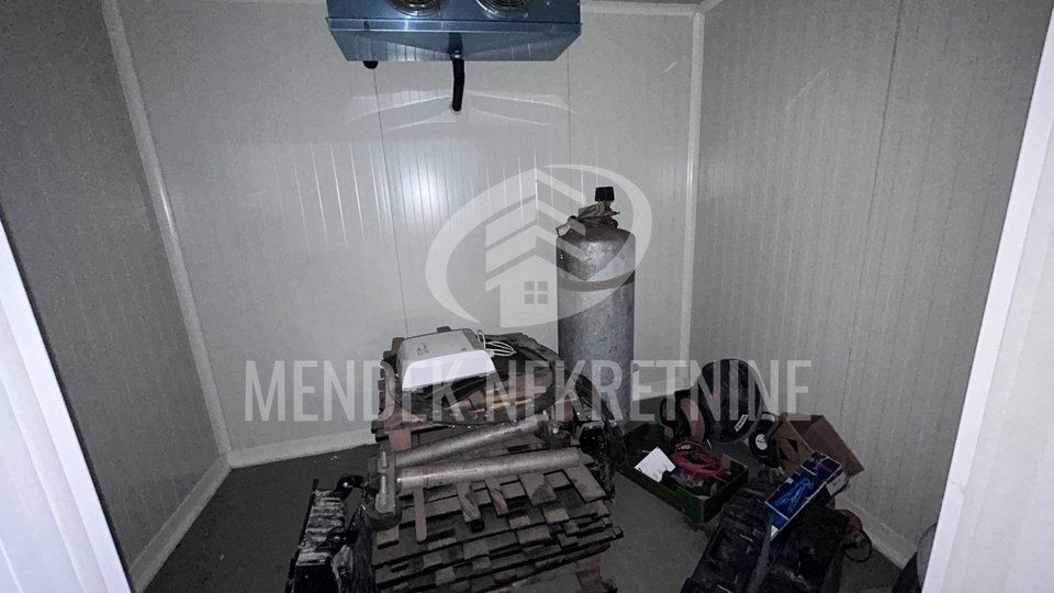 Commercial Property, 1300 m2, For Sale + For Rent, Ludbreg