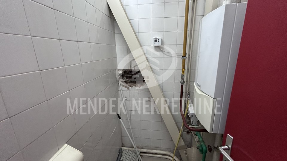 Commercial Property, 1300 m2, For Sale + For Rent, Ludbreg