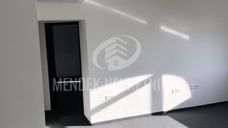 Commercial Property, 72 m2, For Rent, Varaždin - Centar