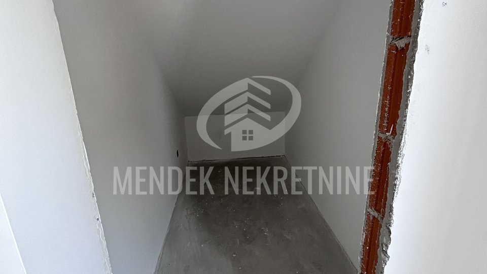 NOVO! NEKORIŠTENO! 5 - sobni PENTHOUSE površine 140.80 m2 na 2. katu moderne zgrade, centar, prodaja