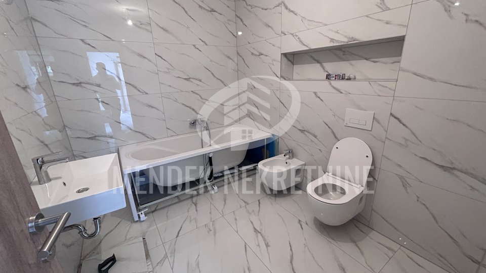 NOVO! NEKORIŠTENO! 5 - sobni PENTHOUSE površine 140.80 m2 na 2. katu moderne zgrade, centar, prodaja