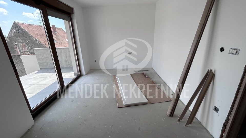 NOVO! NEKORIŠTENO! 5 - sobni PENTHOUSE površine 140.80 m2 na 2. katu moderne zgrade, centar, prodaja
