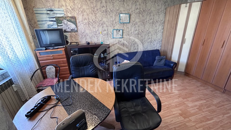 2S stan 53m2, podrumsko spremište, Bronx, Prodaja