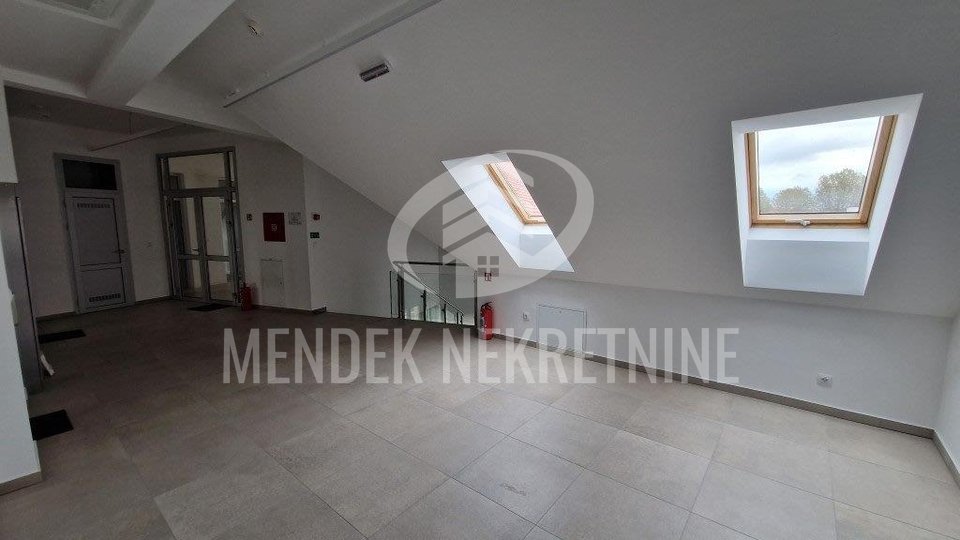 Commercial Property, 162 m2, For Rent, Varaždin - Centar