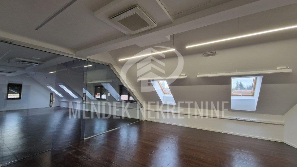 Poslovni prostor: uredski, 107,33m2 - 10 Eur/m2, Varaždin, centar