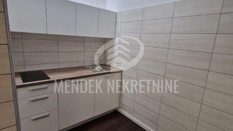 Poslovni prostor: uredski, 107,33m2 - 10 Eur/m2, Varaždin, centar
