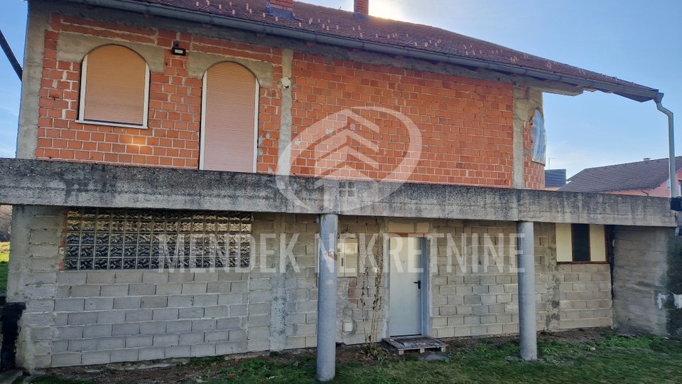 House, 600 m2, For Sale, Varaždin - Biškupec