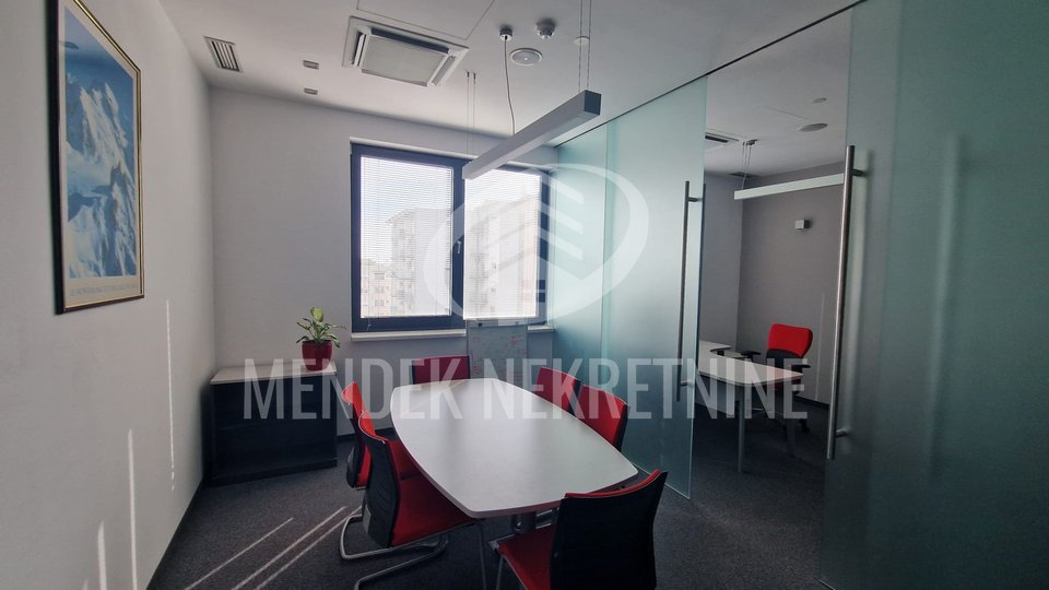 Commercial Property, 131 m2, For Rent, Varaždin - Centar