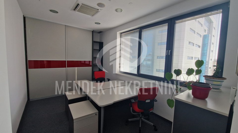 Commercial Property, 131 m2, For Rent, Varaždin - Centar
