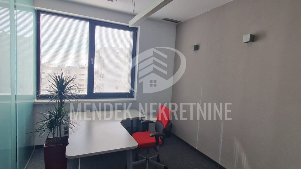 Commercial Property, 300 m2, For Rent, Varaždin - Centar