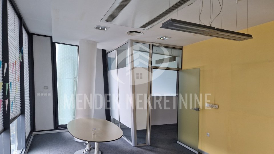 Commercial Property, 300 m2, For Rent, Varaždin - Centar