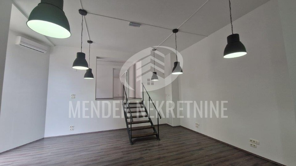 Commercial Property, 207 m2, For Sale, Varaždin - Centar