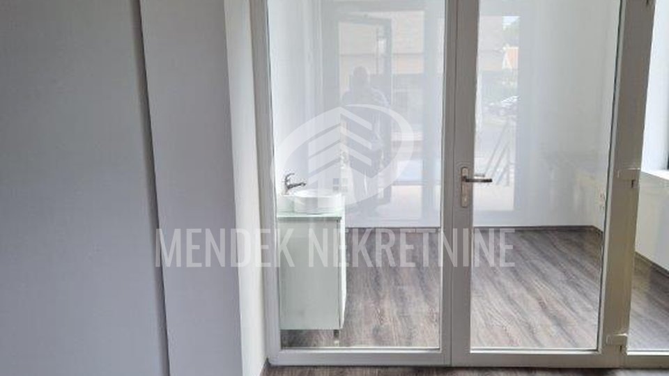 Commercial Property, 207 m2, For Sale, Varaždin - Centar