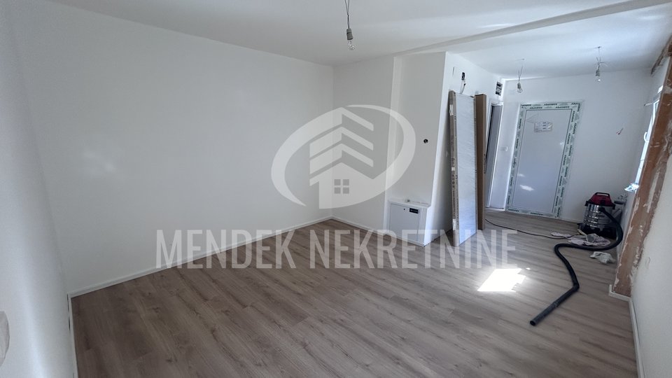 2 x 2 sobni  stan 35 m2 i 38 m2, kompletno uređen, 2 parkirna mjesta, terasa