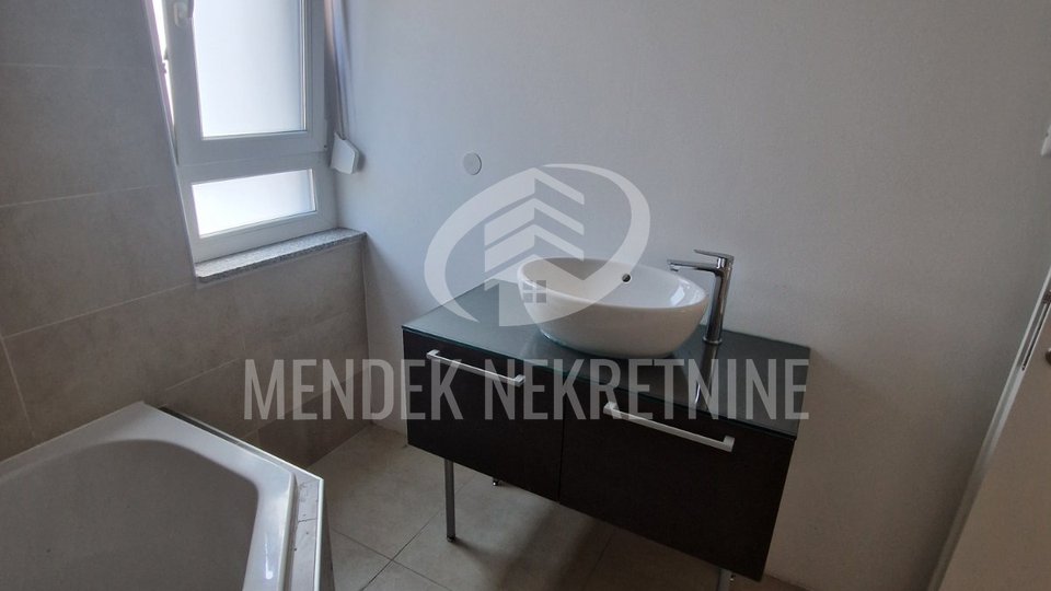 Commercial Property, 73 m2, For Rent, Varaždin - Centar