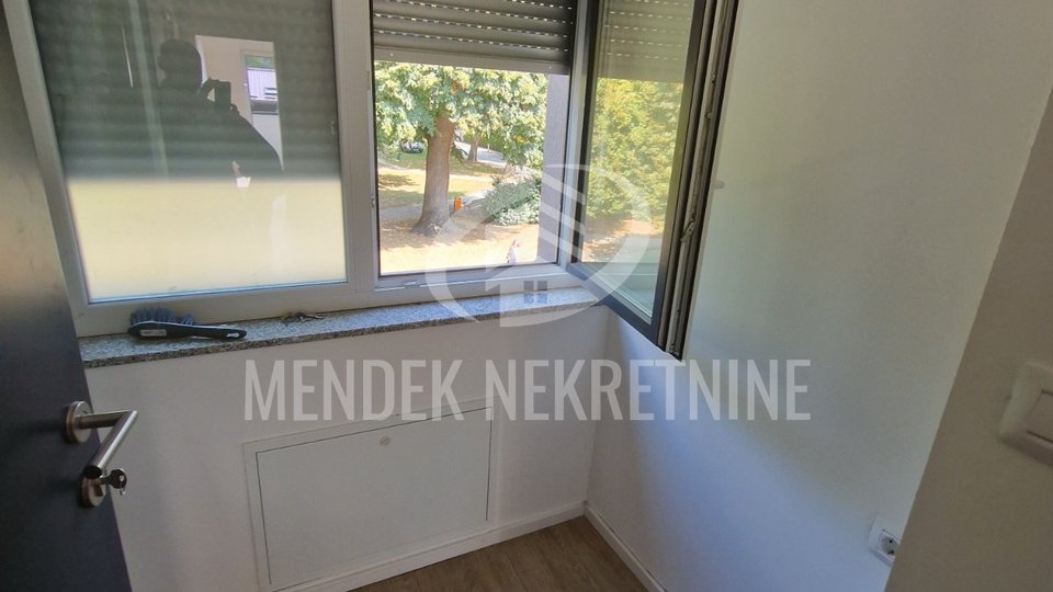 Commercial Property, 73 m2, For Rent, Varaždin - Centar