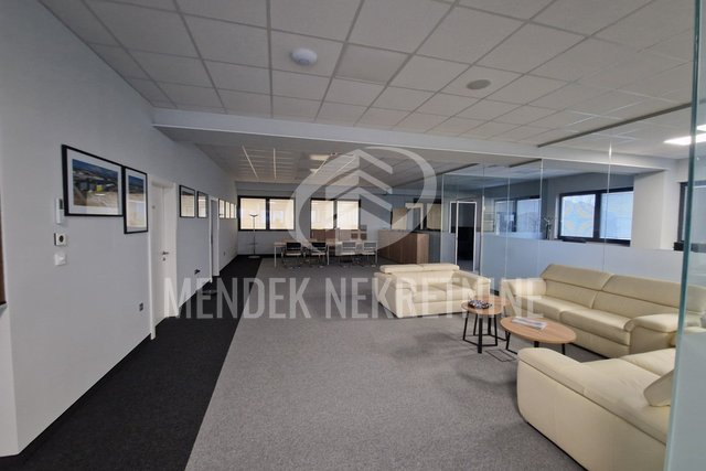 Commercial Property, 237 m2, For Rent, Varaždin - Koprivnička