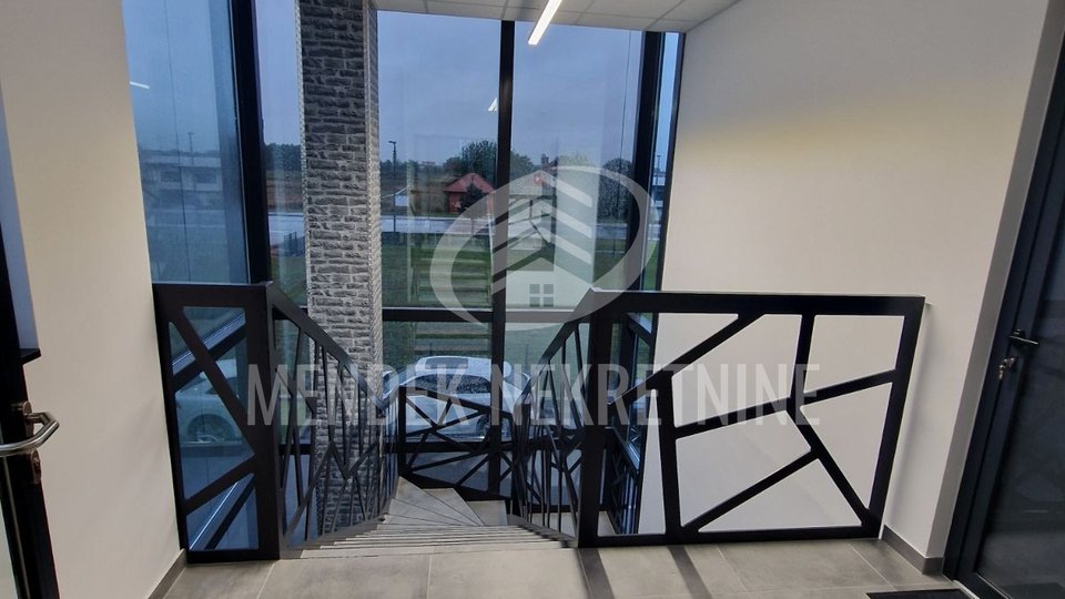 Commercial Property, 237 m2, For Rent, Varaždin - Koprivnička