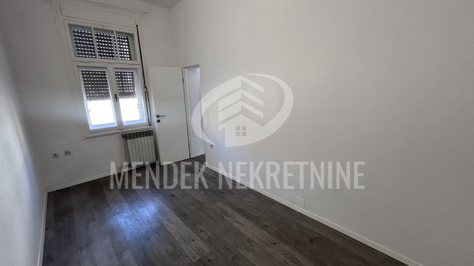 Commercial Property, 60 m2, For Rent, Varaždin - Centar