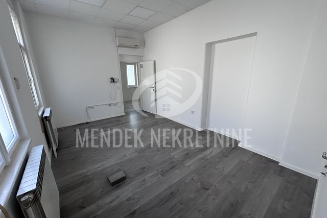 Commercial Property, 60 m2, For Rent, Varaždin - Centar