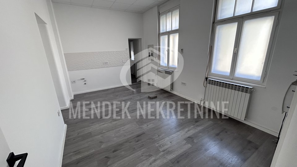 Commercial Property, 60 m2, For Rent, Varaždin - Centar