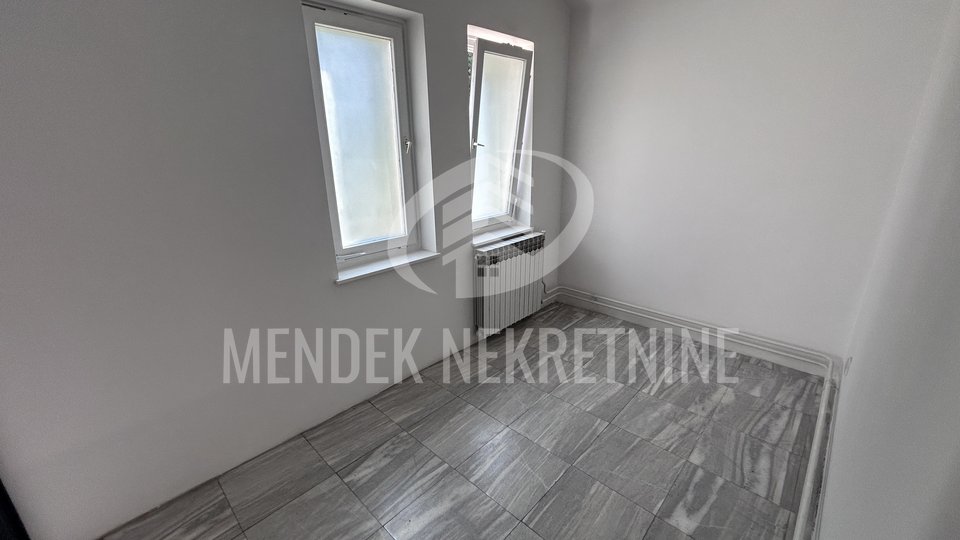 Commercial Property, 60 m2, For Rent, Varaždin - Centar