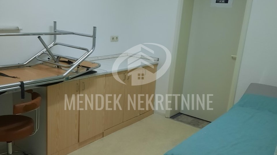 Commercial Property, 82 m2, For Rent, Varaždin - Centar