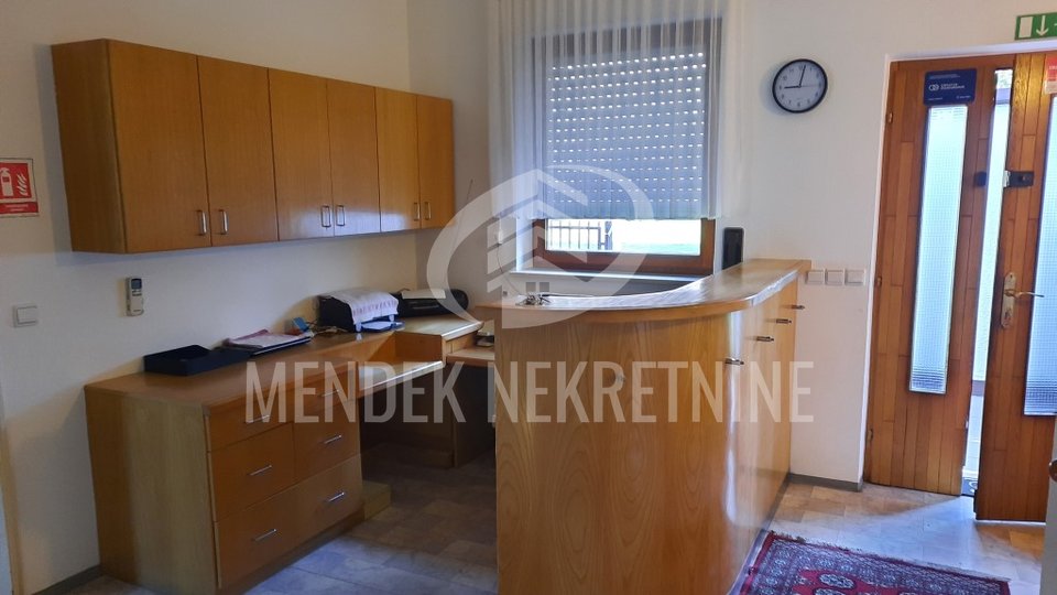 Commercial Property, 82 m2, For Rent, Varaždin - Centar