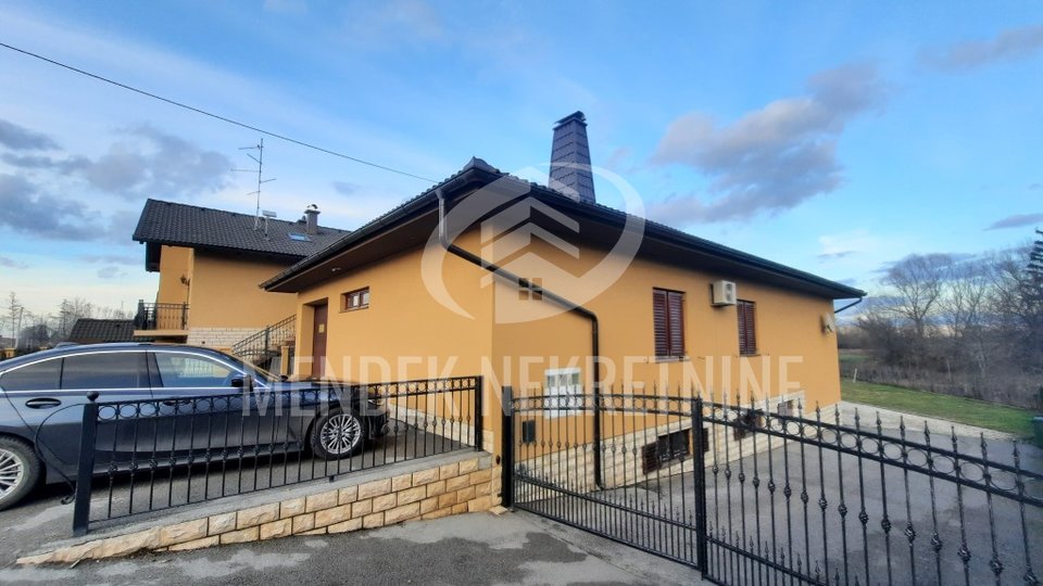 House, 500 m2, For Sale, Selnik
