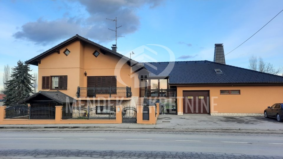 House, 500 m2, For Sale, Selnik