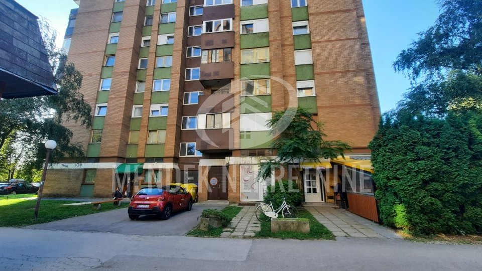 Commercial Property, 77 m2, For Rent, Varaždin - Centar