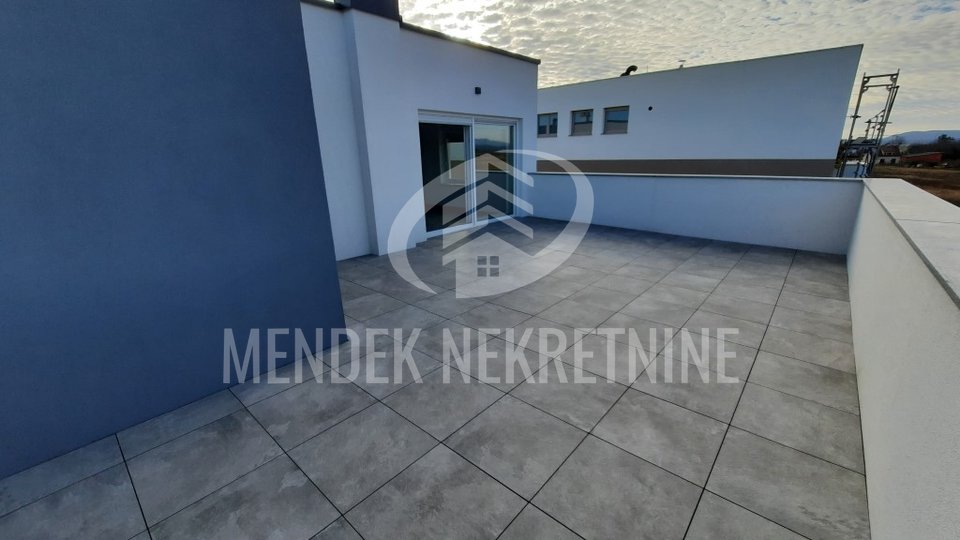 Commercial Property, 180 m2, For Sale, Varaždin - Hallers