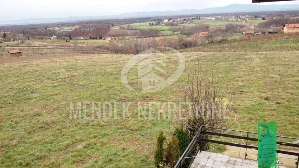 OLD HOUSE FOR RENOVATION FOR SALE WITH A GARDEN of approx. 1033m2