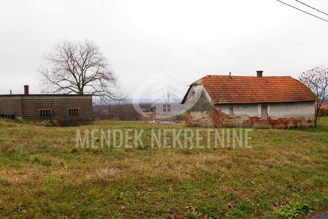 OLD HOUSE FOR RENOVATION FOR SALE WITH A GARDEN of approx. 9800 m2
